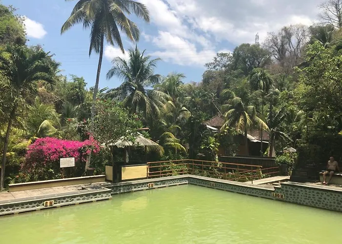 Taman Burung Villas ロヴィーナ